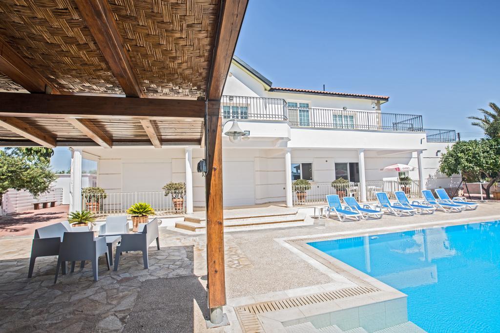 Papas Family Villa Paralimni Exterior foto