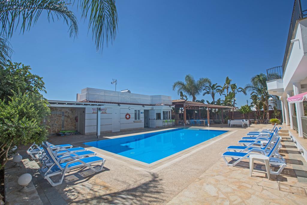 Papas Family Villa Paralimni Exterior foto